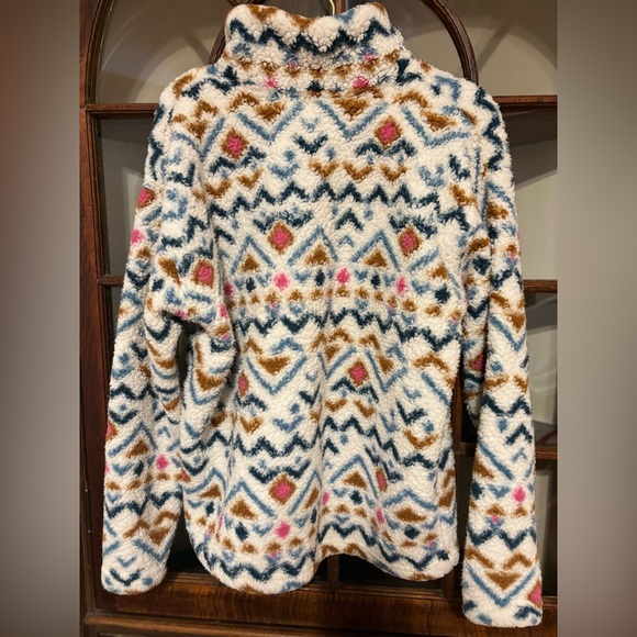 Cozy Patterned Fleece Pullover - Picture 3 of 3